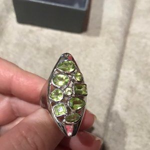 Leo Birthstone - Bedazzling Peridot Ring - Sacred Shapes (92.5 Sterling Silver)